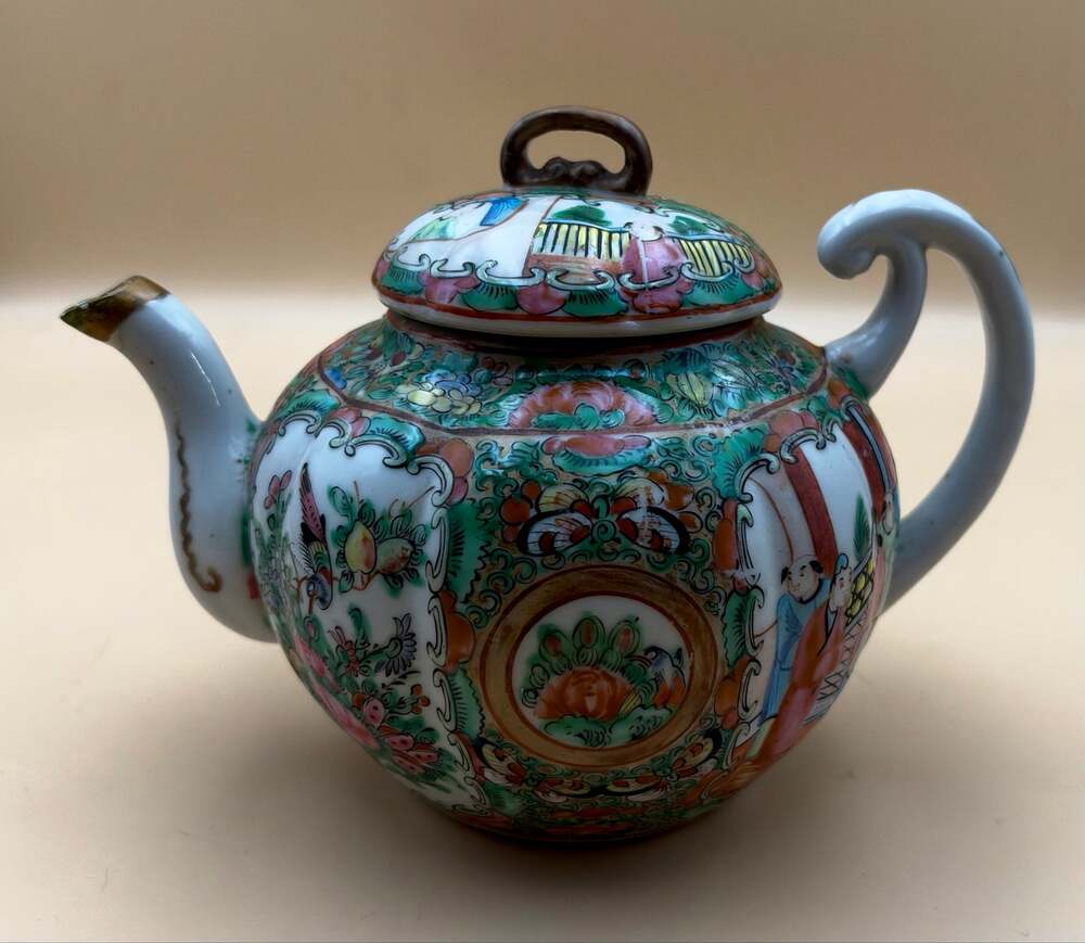 Antique 19thC Chinese Rose Medallion Melon Teapot Famille Rose Export Porcelain